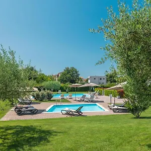  Apartment Maj - Ana - Luxury Family With Pool Kroatien